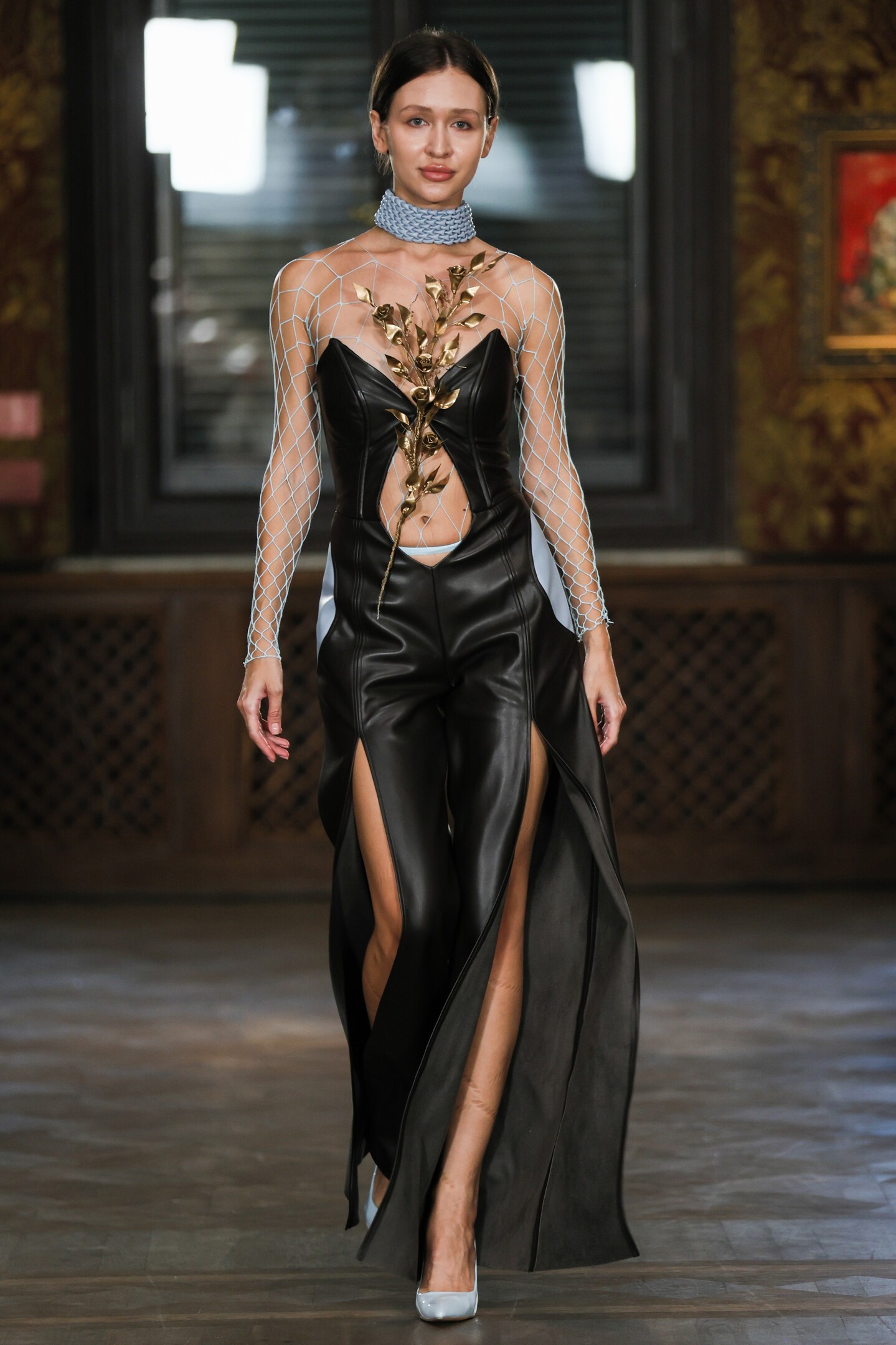 w_ss26_alina_hnidenko_catwalk_credits_andriy_-sokolov-4.B98f.jpg