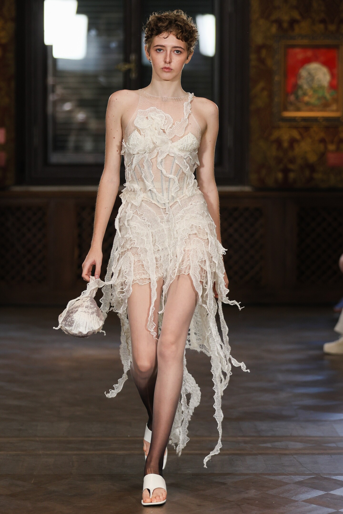w_ss26_anna_kuzmenko_catwalk_credits_andriy_-sokolov-2.B9h2.jpg