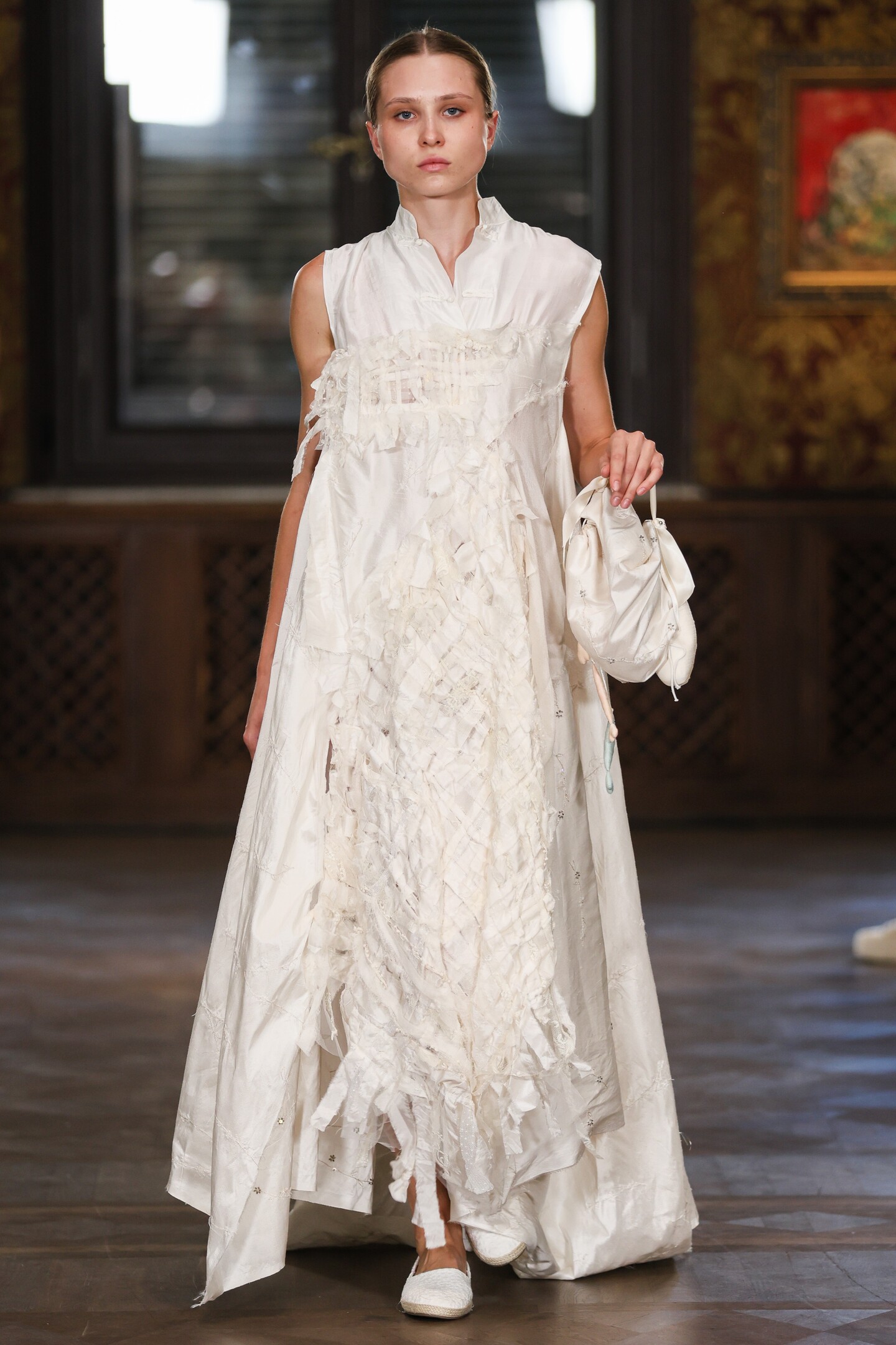 w_ss26_khrystiana_hrechanovska_catwalk_credits_andriy_-sokolov-1.B9h5.jpg