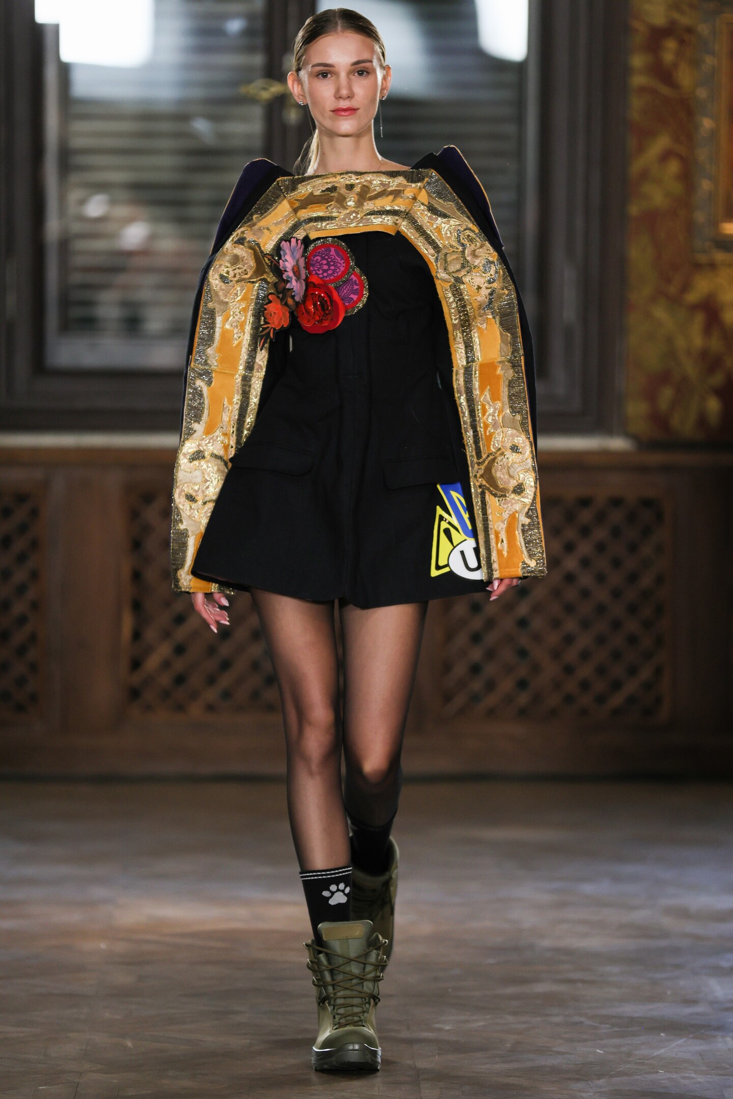 w_ss26_nadiia_dobrovolska_catwalk_credits_andriy_-sokolov-1.B9hh.jpg