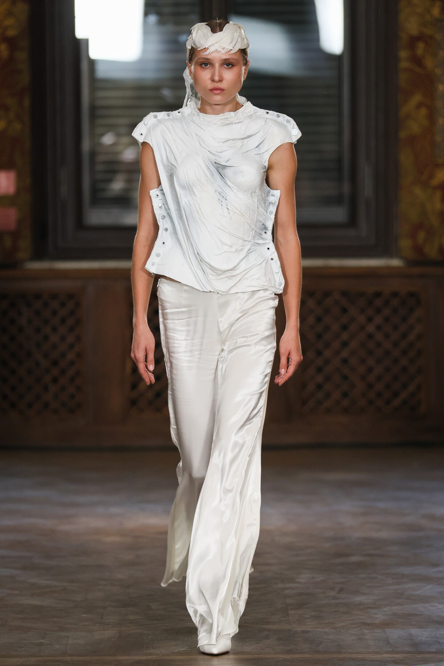 w_ss26_oleksandra_sakhaudinova_catwalk_credits_andriy_-sokolov-3.B9F8.jpg