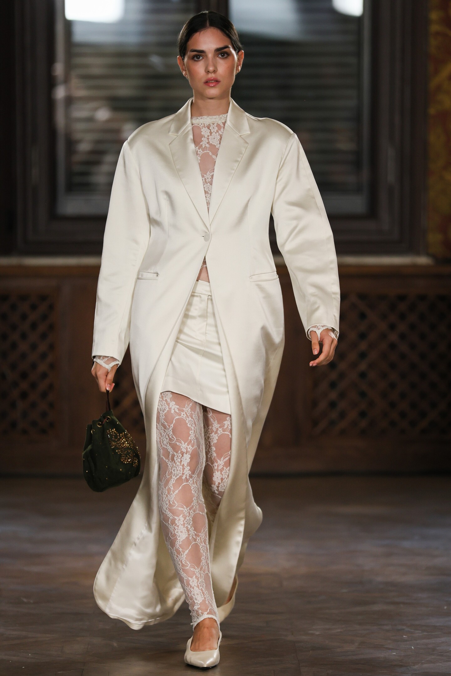 w_ss26_vasylina_staryk_catwalk_credits_andriy_-sokolov-2.B9h3.jpg