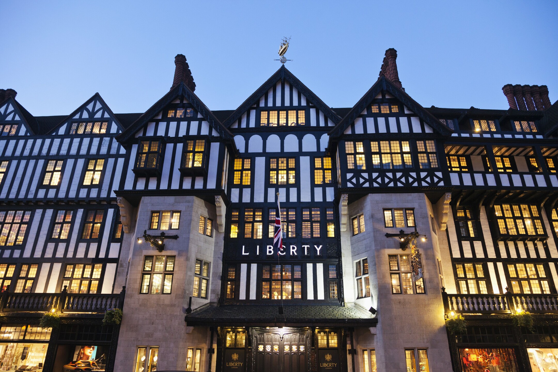 england-london-liberty-department-store-high-res-stock-photography-492706307-1541173390.B9vn.jpg